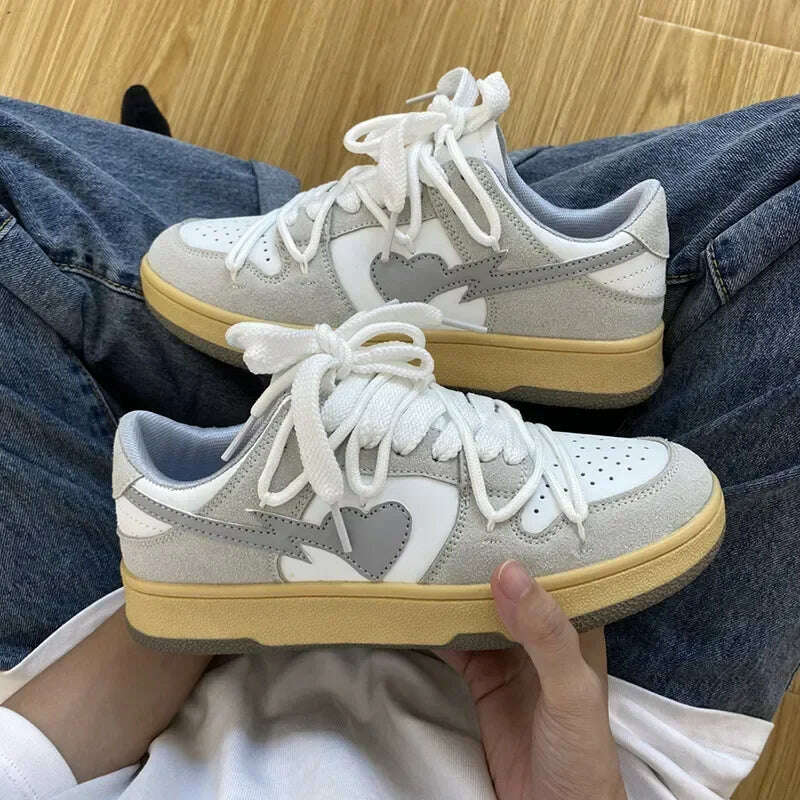 2023 Sewing Men Sneakers Contrasting Colors Light Flat Shoes Ladies Outdoor Luxury Men Running Shoes Heart Pattern Women Mujer - KIMLUD