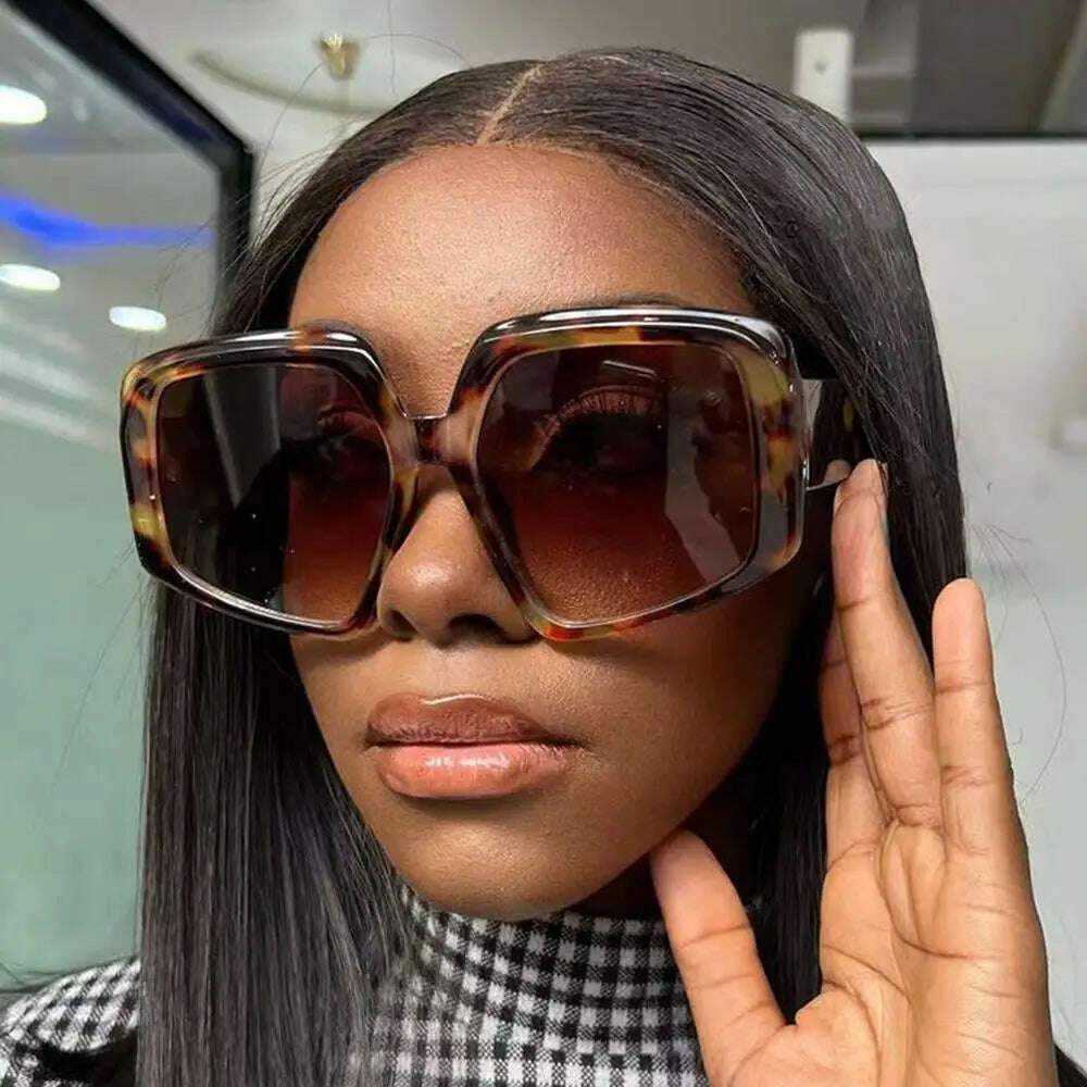 Oversized Square Sunglasses Vintage UV400 | KIMLUD display picture 1
