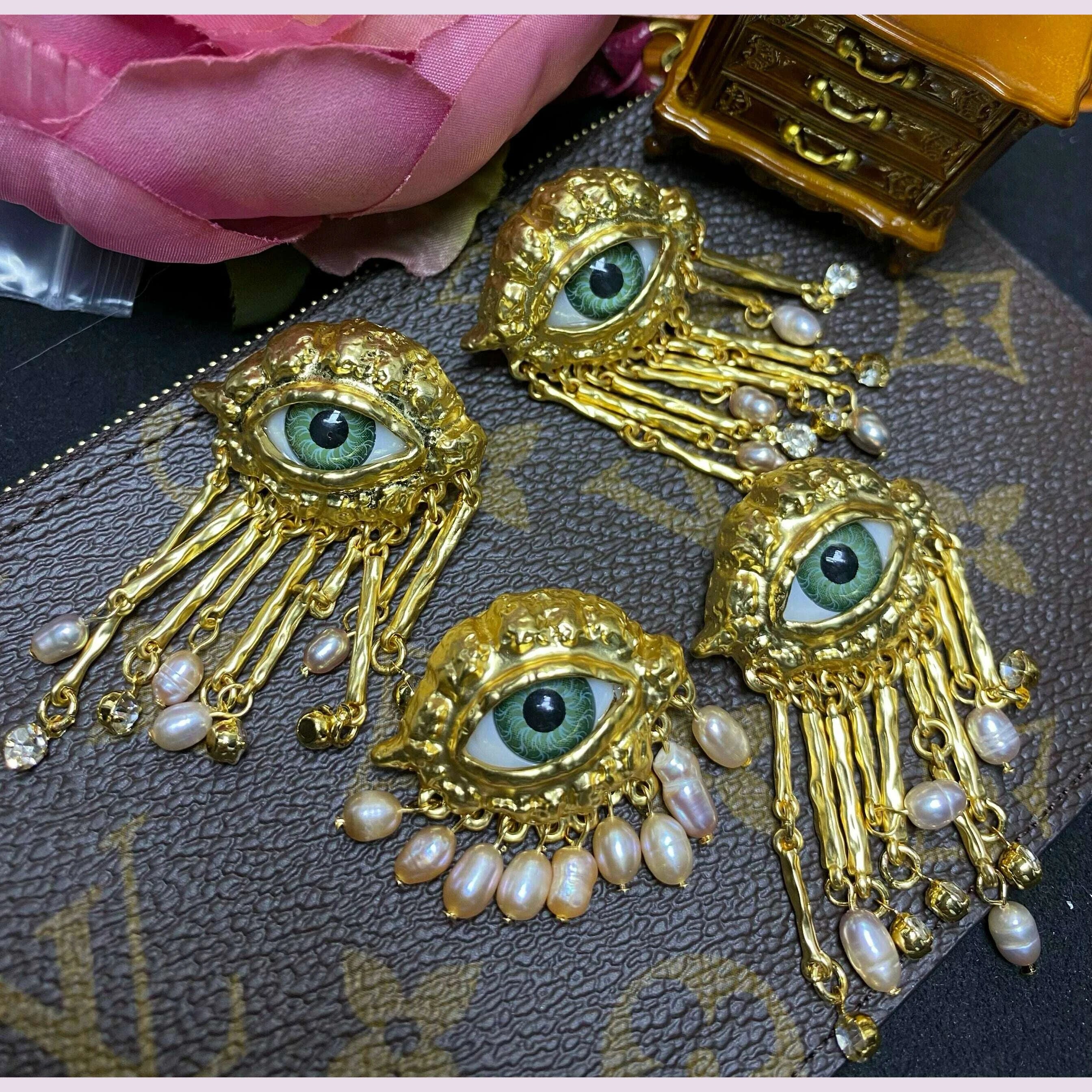 new-year-welfare-high-version-foreign-trade-devils-eye-mid-ancient-vintage-niche-eye-stud-ear-clip-brooch-535kimlud-womens-fashion-34607671