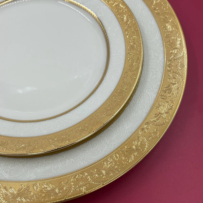 Bone Porcelain Dinner Plate With Gold Edge — White | KIMLUD