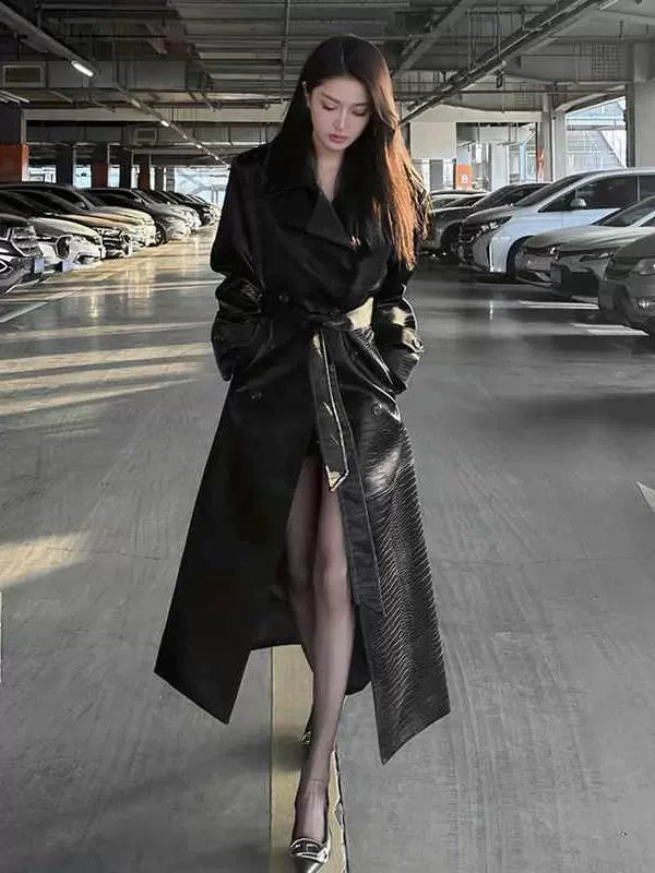 Yujie Cool and Chic Crocodile Pattern Patent Leather PU Leather Coat Outerwear Women Autumn New High-Grade Mid-Length Waist Hugging Trench coat