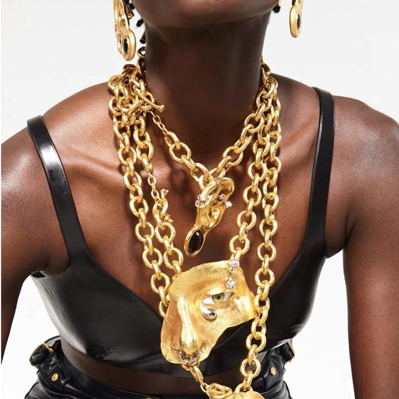 Fashion Xiapa Exaggerated Staring Half Face Mask Necklace Cuban Link Chain Devil's Eye Middle Ancient Eye Clavicle Chain Tide