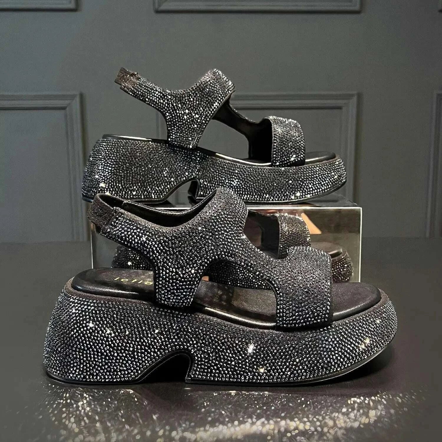 fashion-luxury-rhinestone-women-sandals-summer-new-sheepskin-elastic-band-thick-soled-open-toed-roman-flat-sandals-kimlud-kimlud-33915671