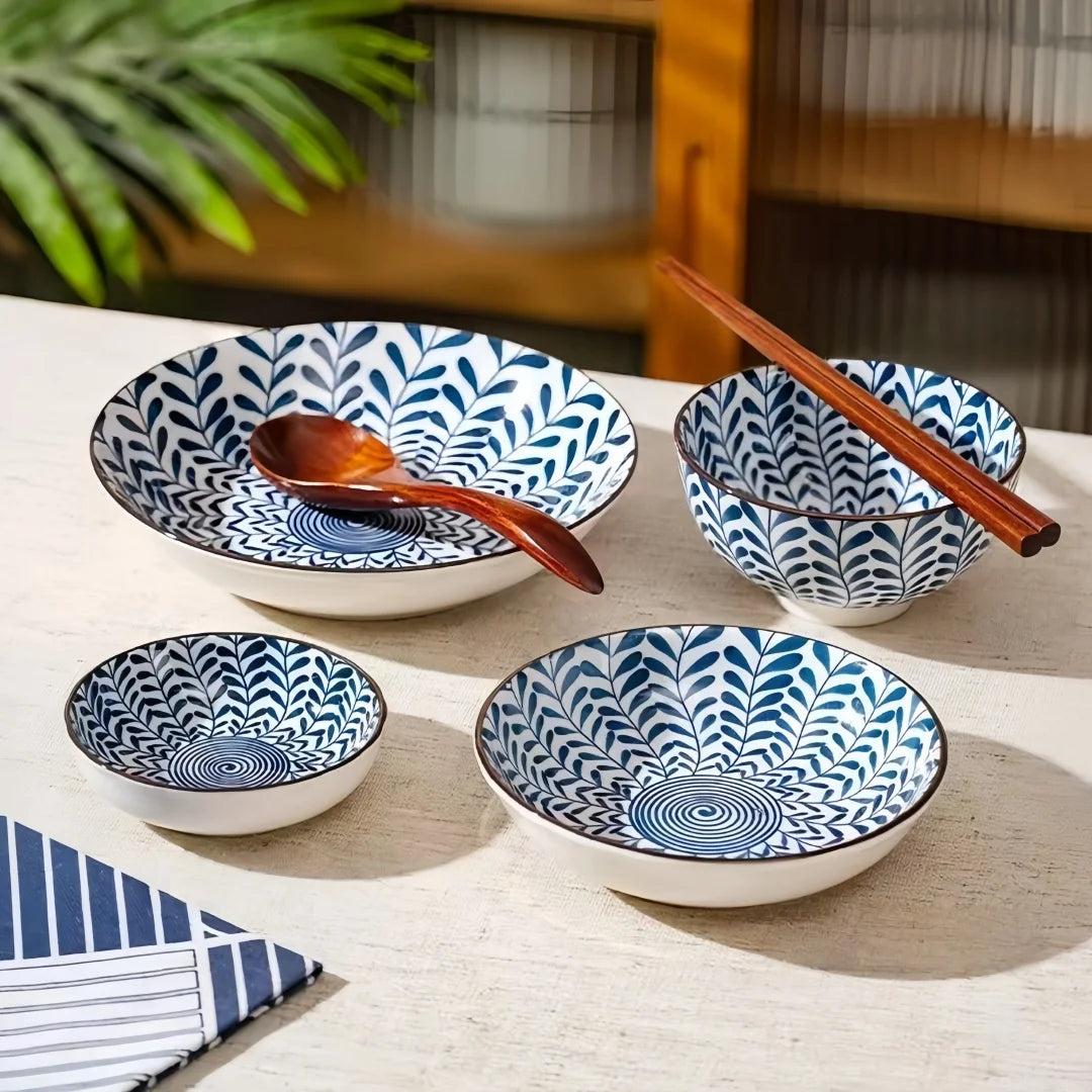 Hand Painted Ceramic Rice Bowl 4.5 Inch With Retro Rim And Japanese Motif — Blue And White | KIMLUD