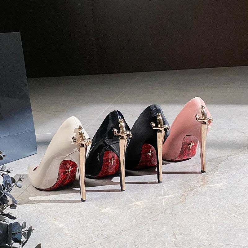 Metal-Embellished Pointed-Toe Pumps With Gold-Tone Metal Decoration — Black | KIMLUD