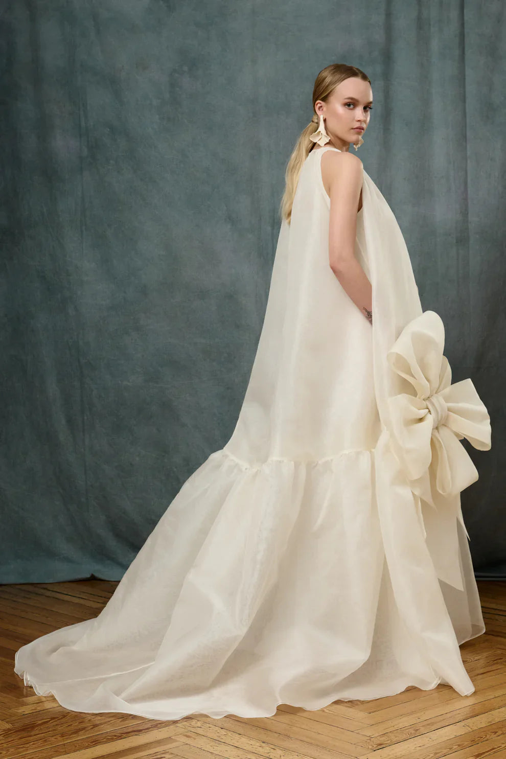 Couture Pretty Beige Organza Losse Long Formal Dresses With Big Handmade Flower Bridal Gowns Wedding Dress