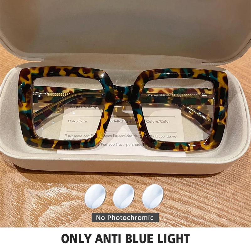 Square Photochromic Reading Glasses — Clear | KIMLUD