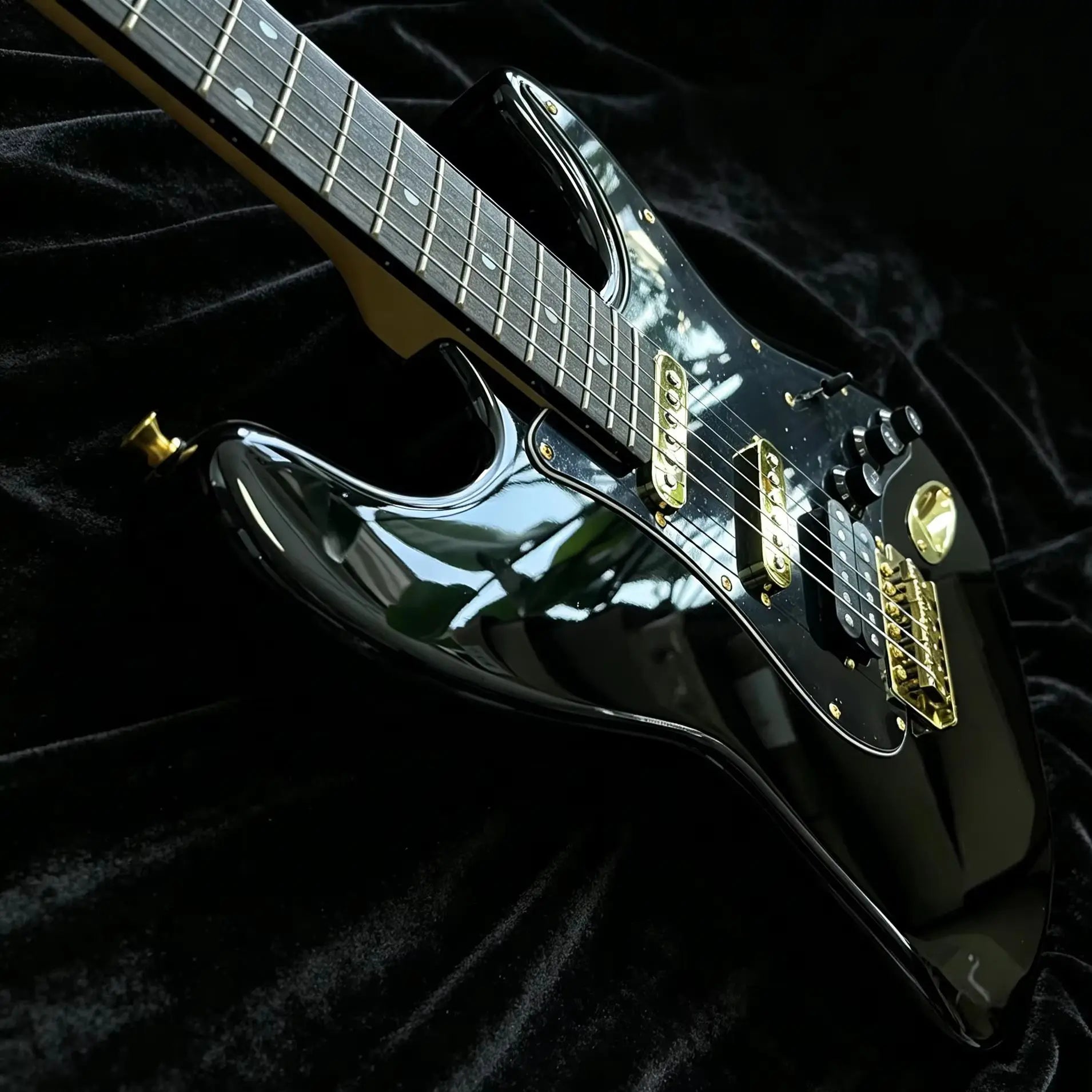 Premium Mahogany Solid Electric Guitar — Black | KIMLUD