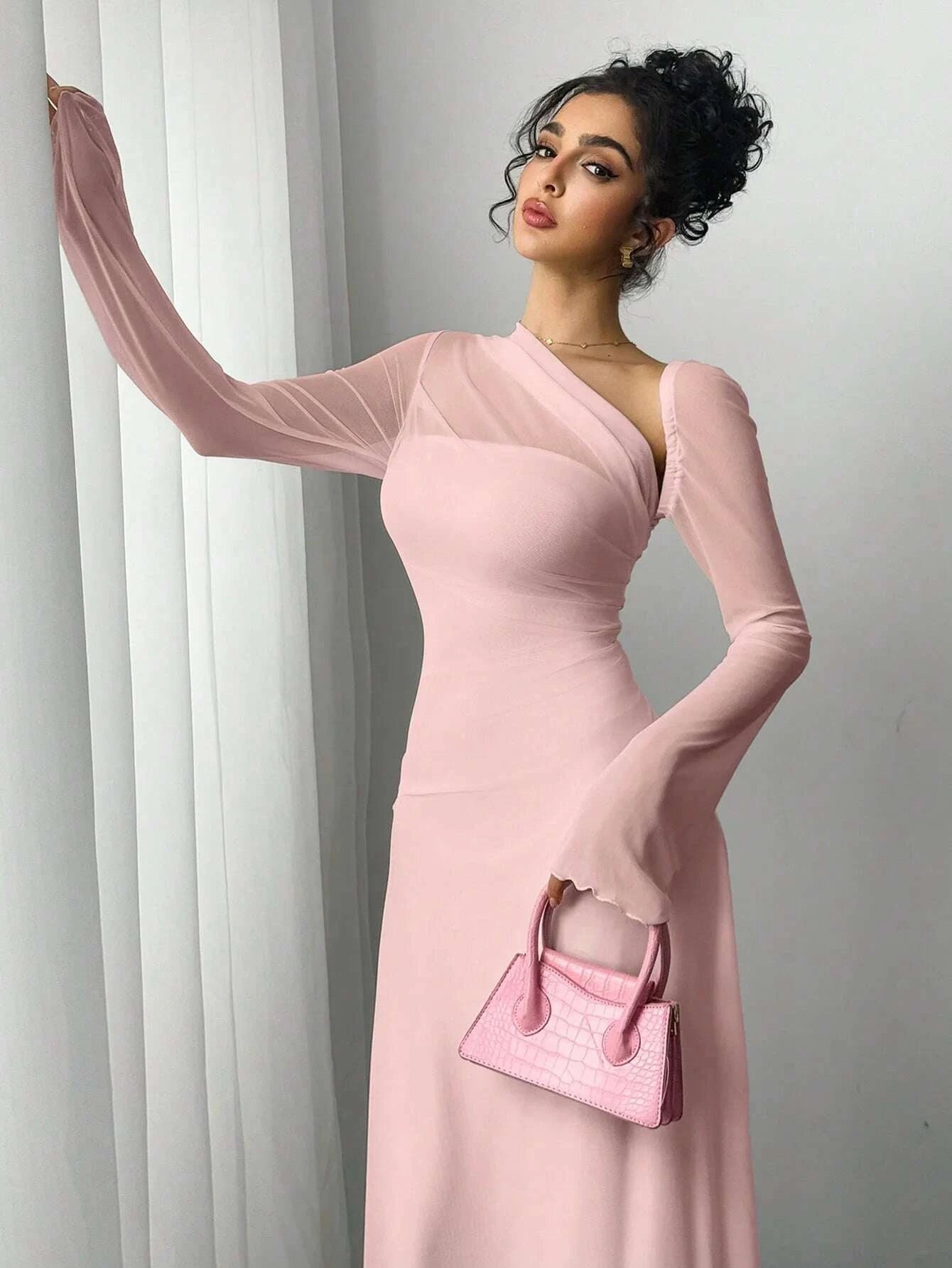 New spring/summer women's pink tulle explosion slim irregular diagonal shoulder ultra long dress