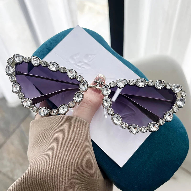 KLASSNUM Luxury Woman Sunglasses Cat-eye Rhinestone Sunglasses 2024 Trendy Party Eyepiece Glitter Metal Frame Color Lens Shades