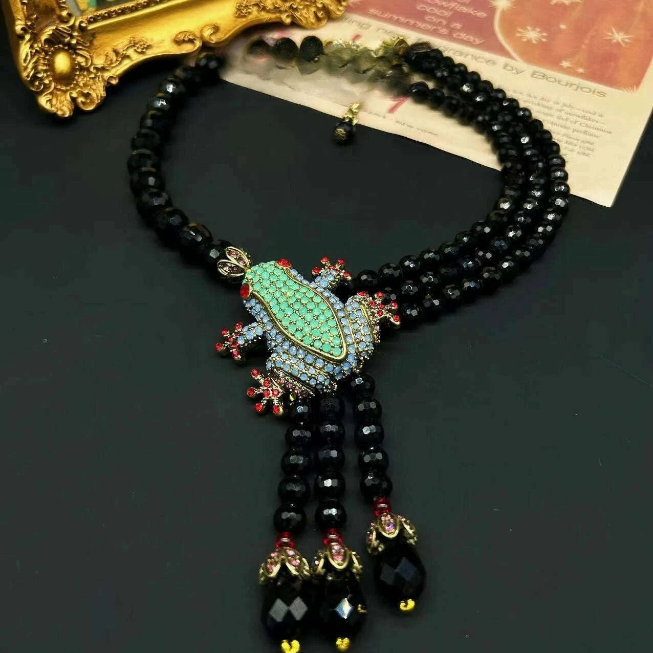 european-and-american-style-retro-elegant-tassel-inlaid-zircon-frog-shaped-necklace-earring-set-fashionable-womens-jewelrykimlud-womens-fashion-34624880