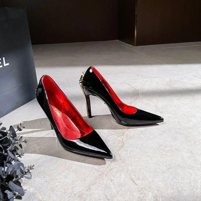 Metal-Embellished Pointed-Toe Pumps With Gold-Tone Metal Decoration — Black | KIMLUD