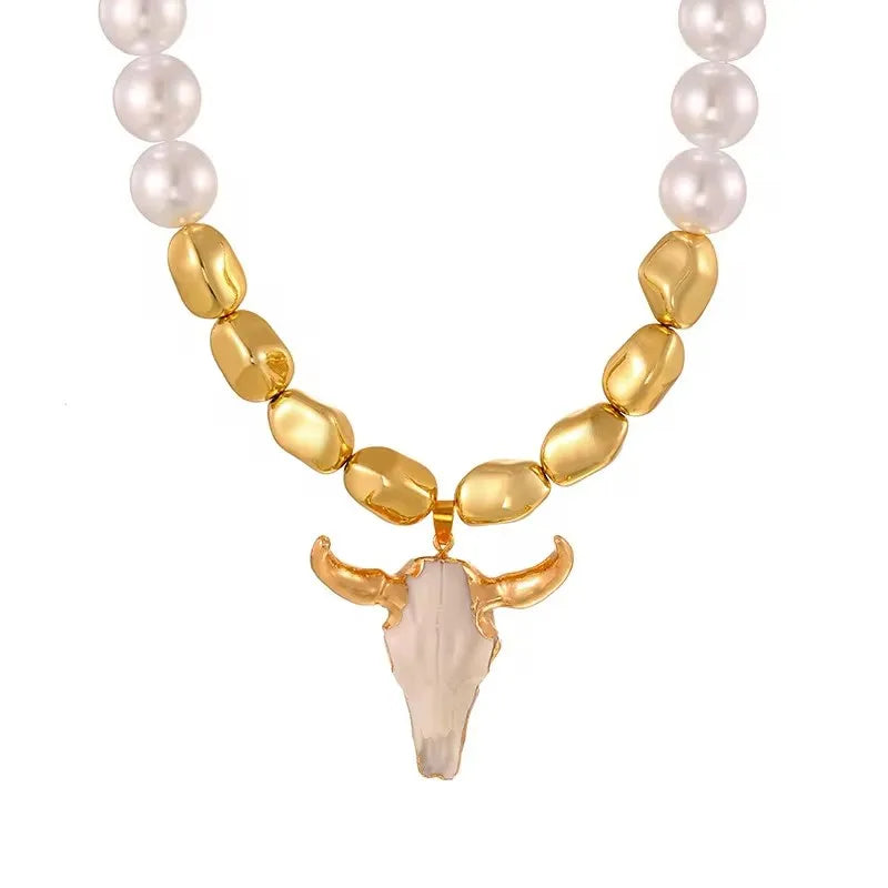 Pendant Necklace – Bull Head Horseshoe – Copper Alloy – Gold | KIMLUD