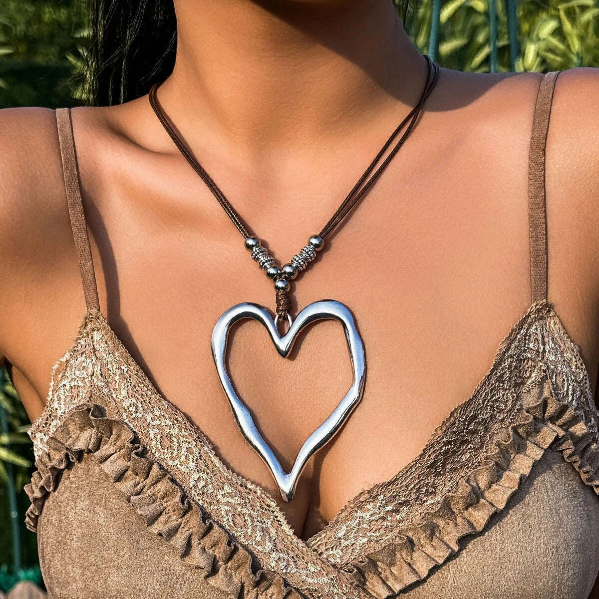 simple-rope-chains-with-big-hollowed-out-heart-pendant-necklace-for-women-exaggerated-large-accessories-on-neck-fashion-jewelry-kimlud-kimlud-33914396