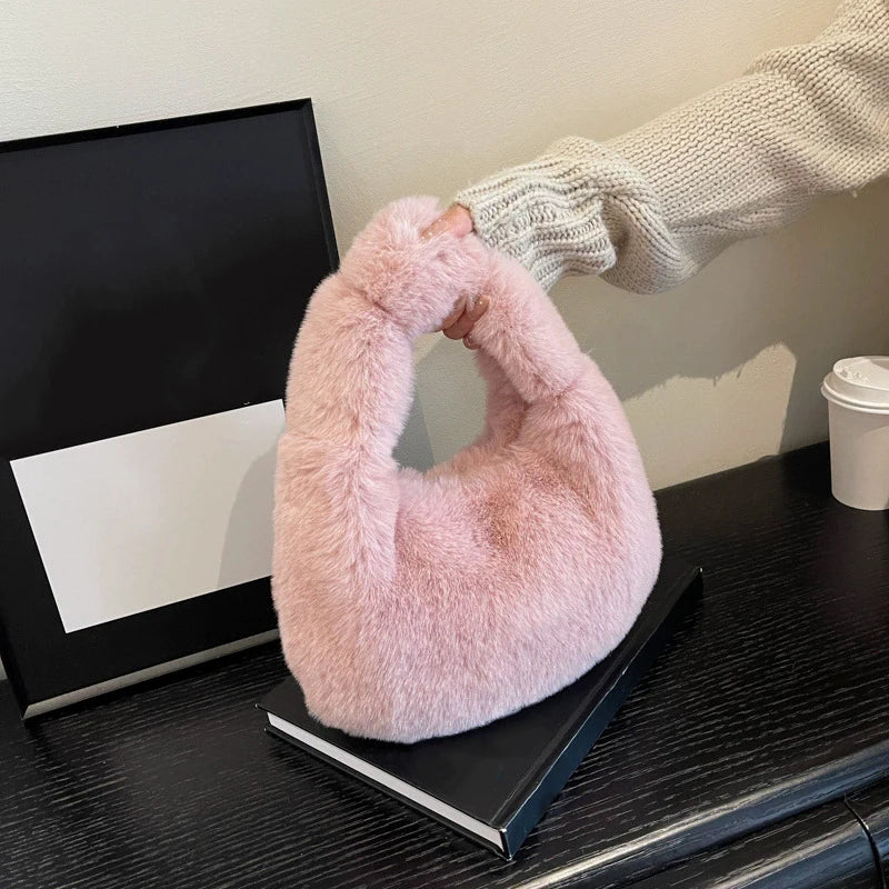 Fur Handbags Women's Small Half Moon Bag Warm Plush Wrist Bags Fashion Furry Short Handle Clutch Ladies Shoulder Bags