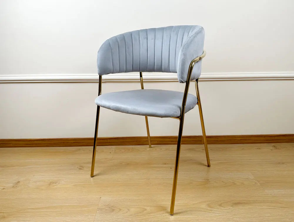 A Italian Style Modern Elegant White Cream Home Metal Legs Armrest Cafe Restaurant Chair Black Modern Velvet Dining Room Chairs