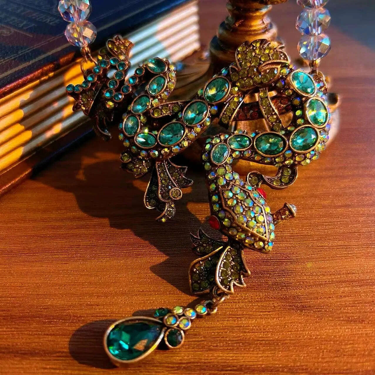 retro-snake-zodiac-animal-exaggerated-glass-rhinestone-necklace-kimlud-kimlud-33912733