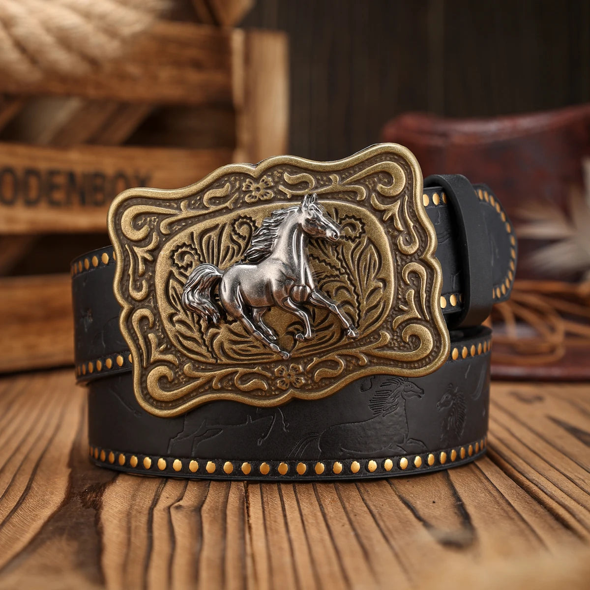 A PU belt suitable for both men and women, combining the style of western denim and retro, is perfect for daily casual outings