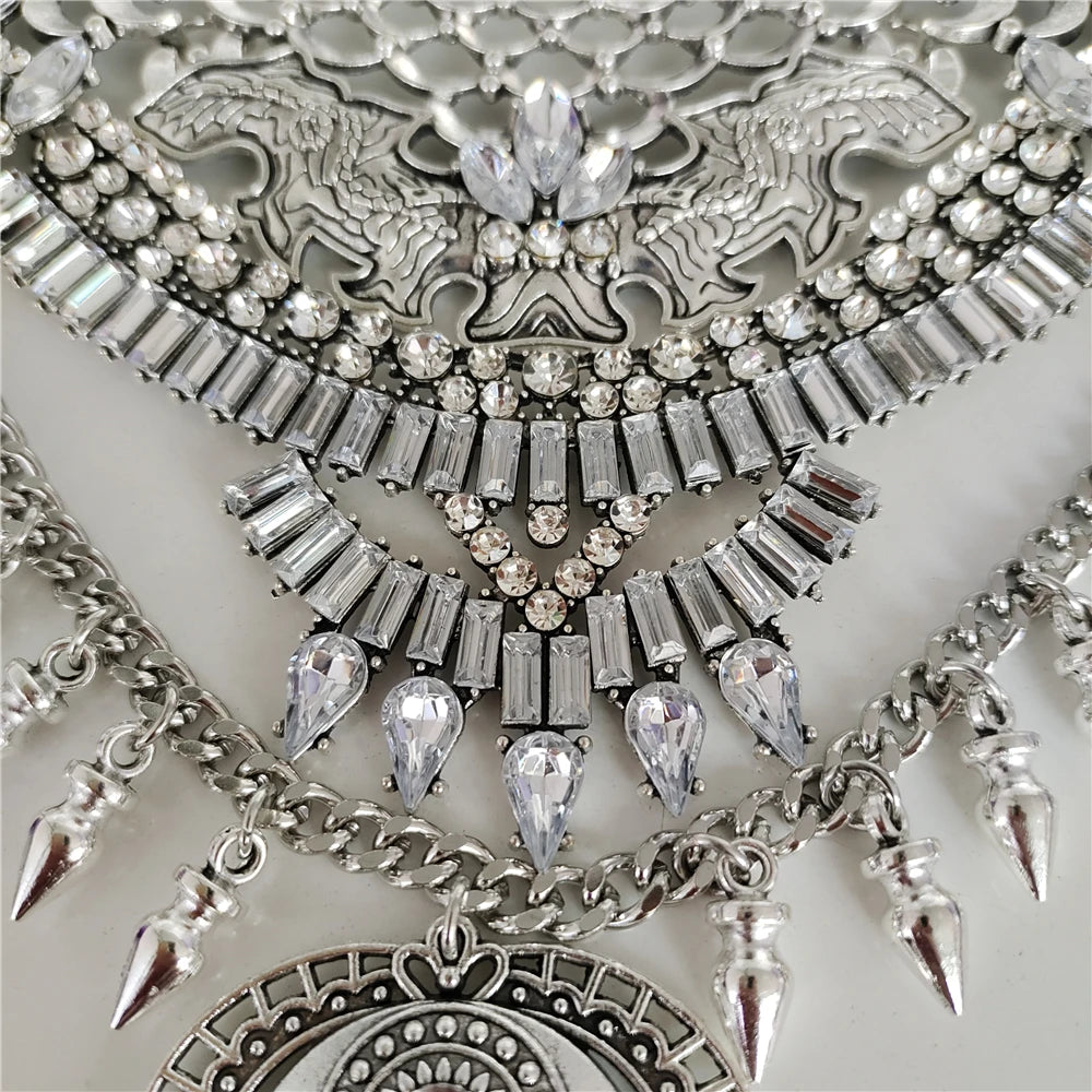 Statement Necklace – Rivet Crystal Deco – Zinc Alloy – Silver | KIMLUD