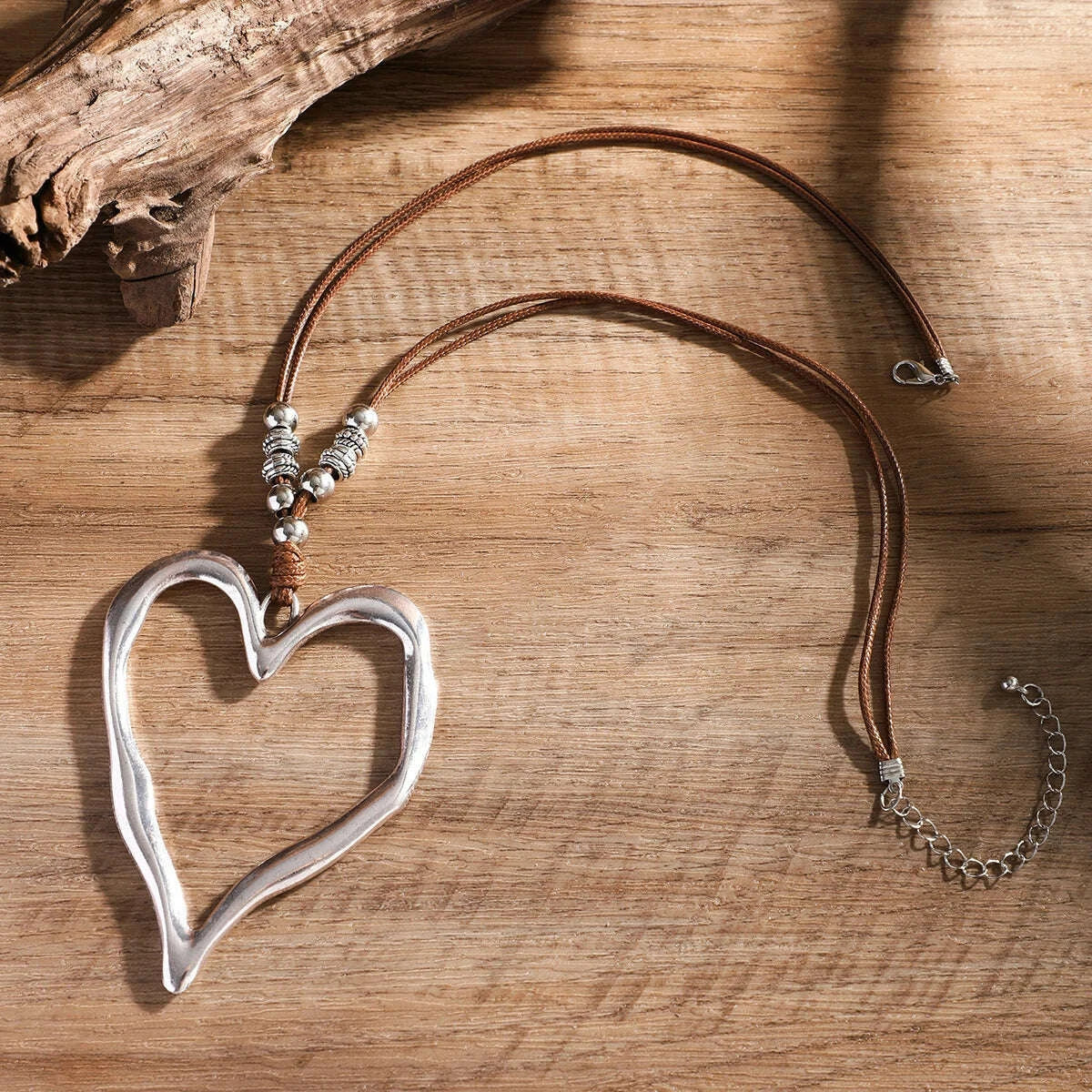 simple-rope-chains-with-big-hollowed-out-heart-pendant-necklace-for-women-exaggerated-large-accessories-on-neck-fashion-jewelry-kimlud-kimlud-33914394