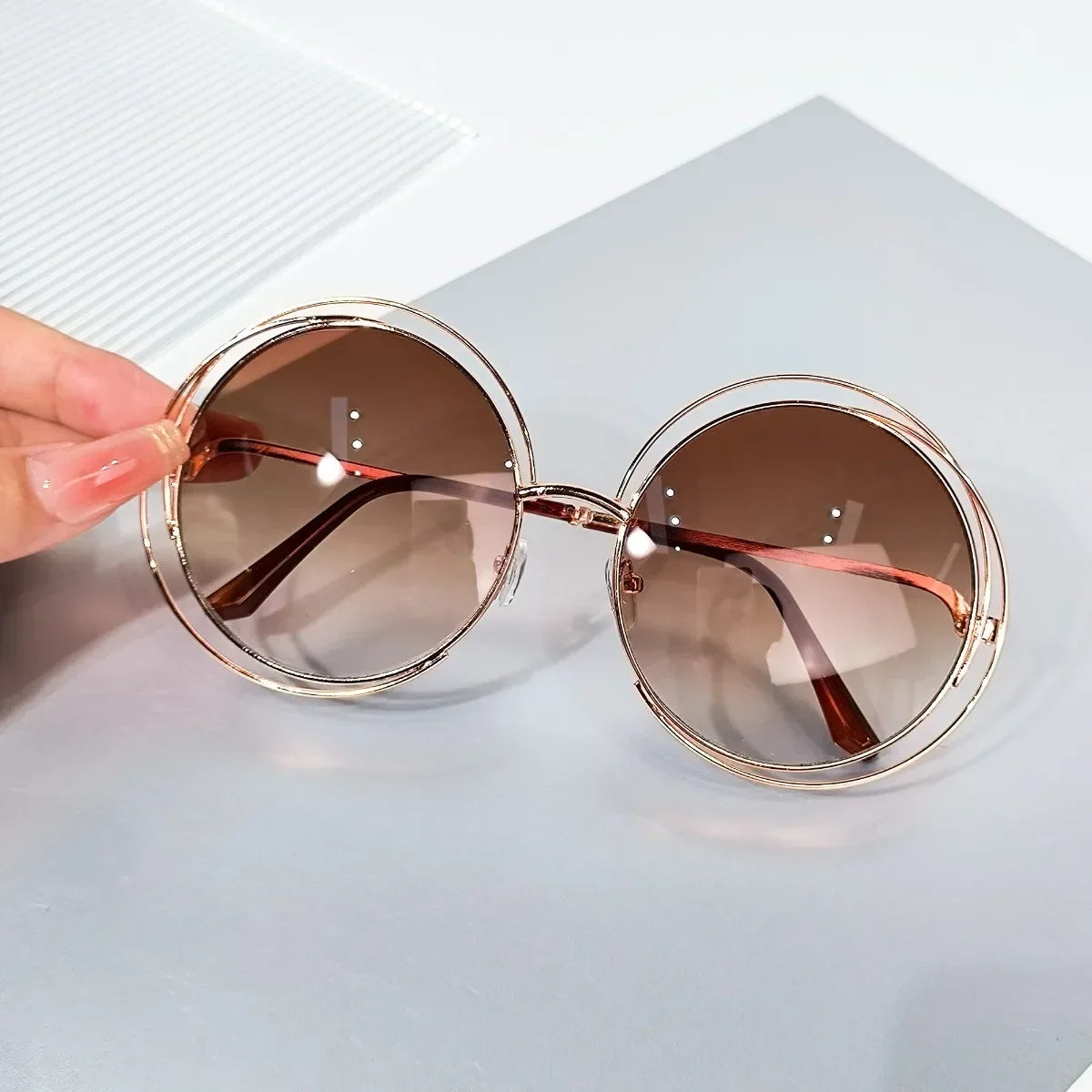 Metal Round Oversized Sunglasses With Gradient Lenses — Gold | KIMLUD