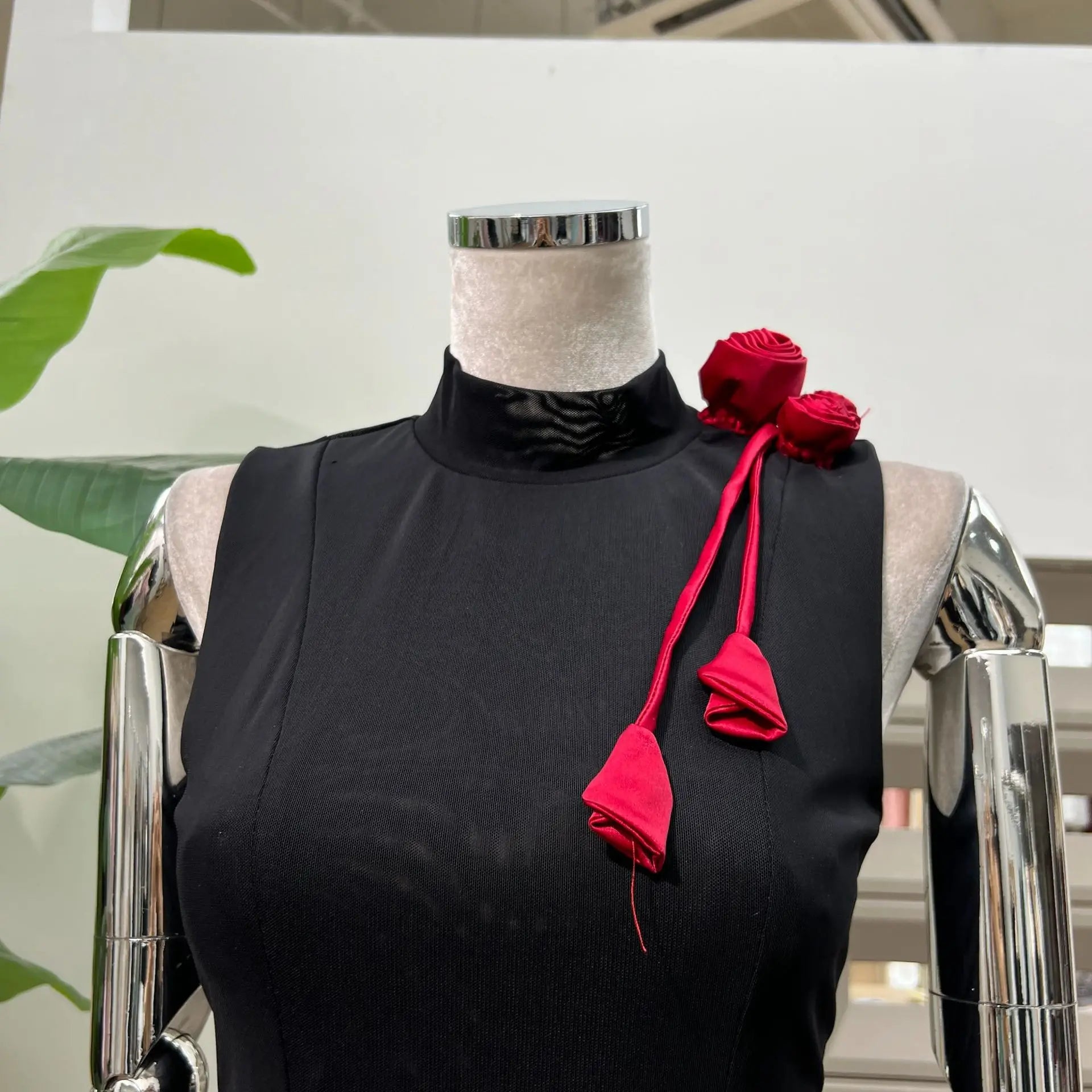 Women's Sweet Round Neck Sleeveless Slim Waist Short Mini Dress French Retro 3D Rose Birthday Dress Spicy Girl Floral Bud Dress