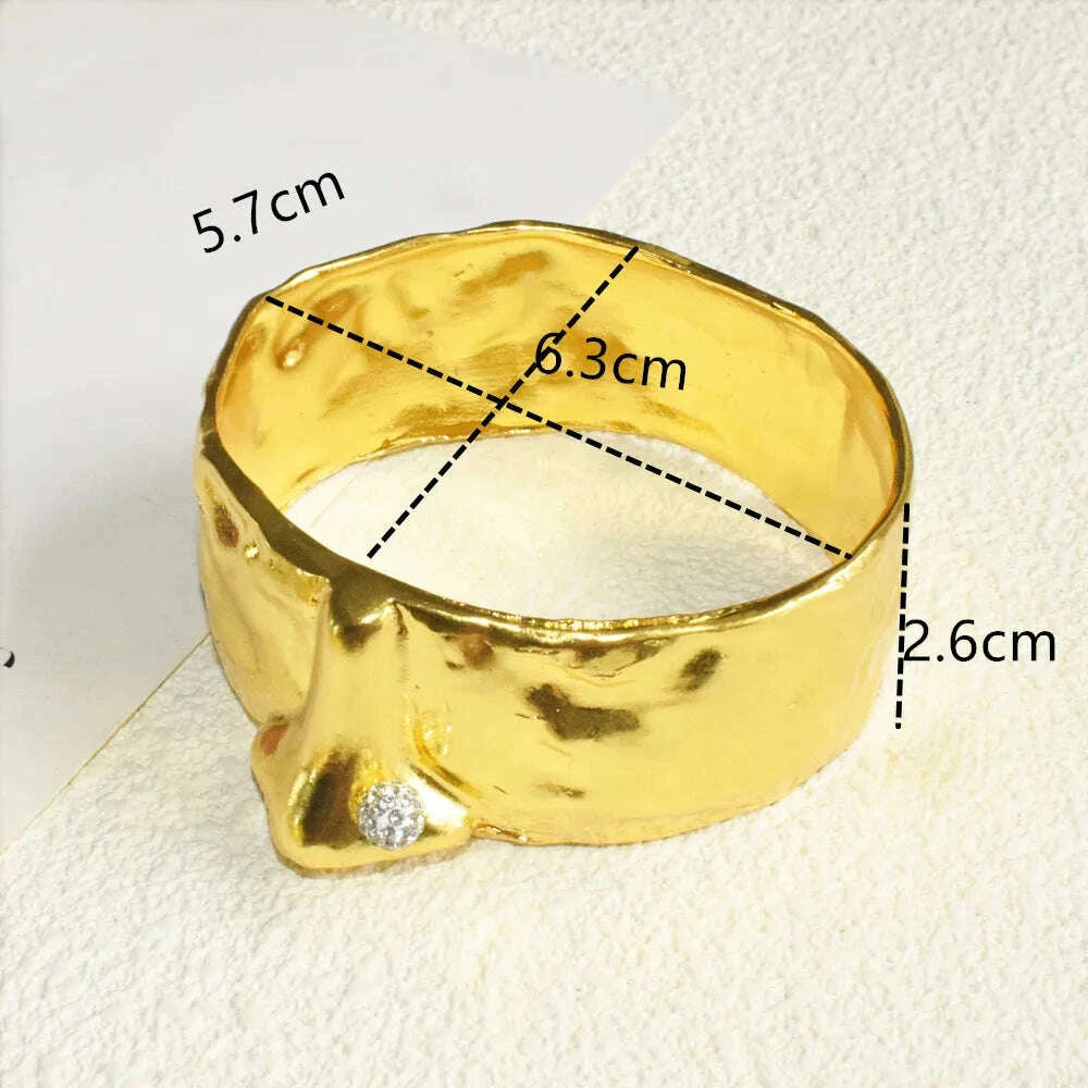 new-exaggerated-alloy-plated-eyes-nose-mouth-bangle-bracelet-for-women-fashion-jewelry-gorgeous-hand-simple-bracelet-accessorykimludkimlud-35558744