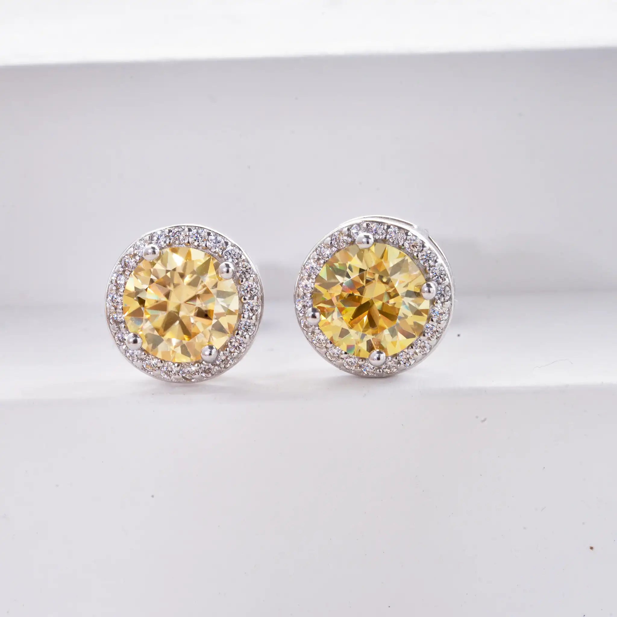 Sterling Silver Moissanite Round Stud Earrings 1.0ct Total — Colorless | KIMLUD