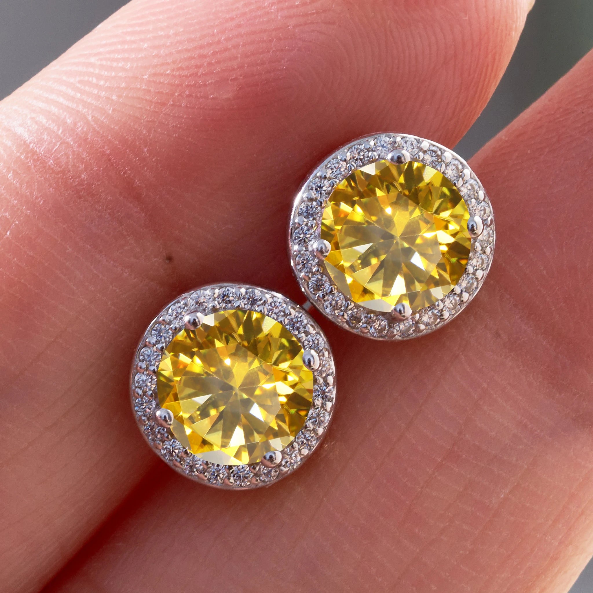 Sterling Silver Moissanite Round Stud Earrings 1.0ct Total — Colorless | KIMLUD