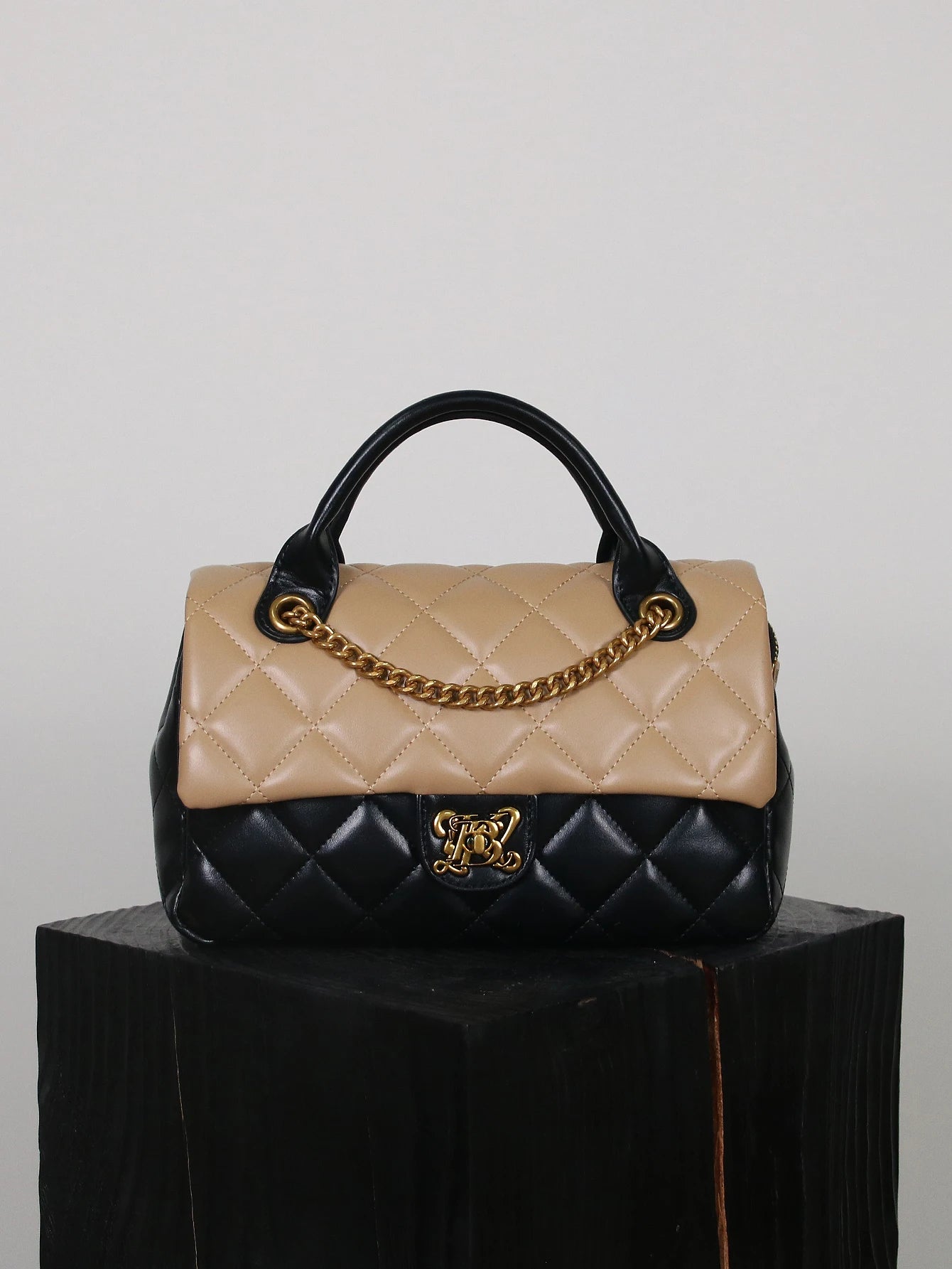 Leather Rhombic Embroidered Chain Bag — Black | KIMLUD