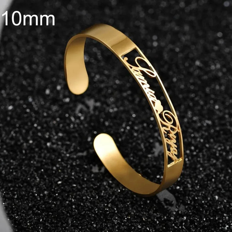 Engraved Cuff Bracelet Numeral Name — Gold | KIMLUD