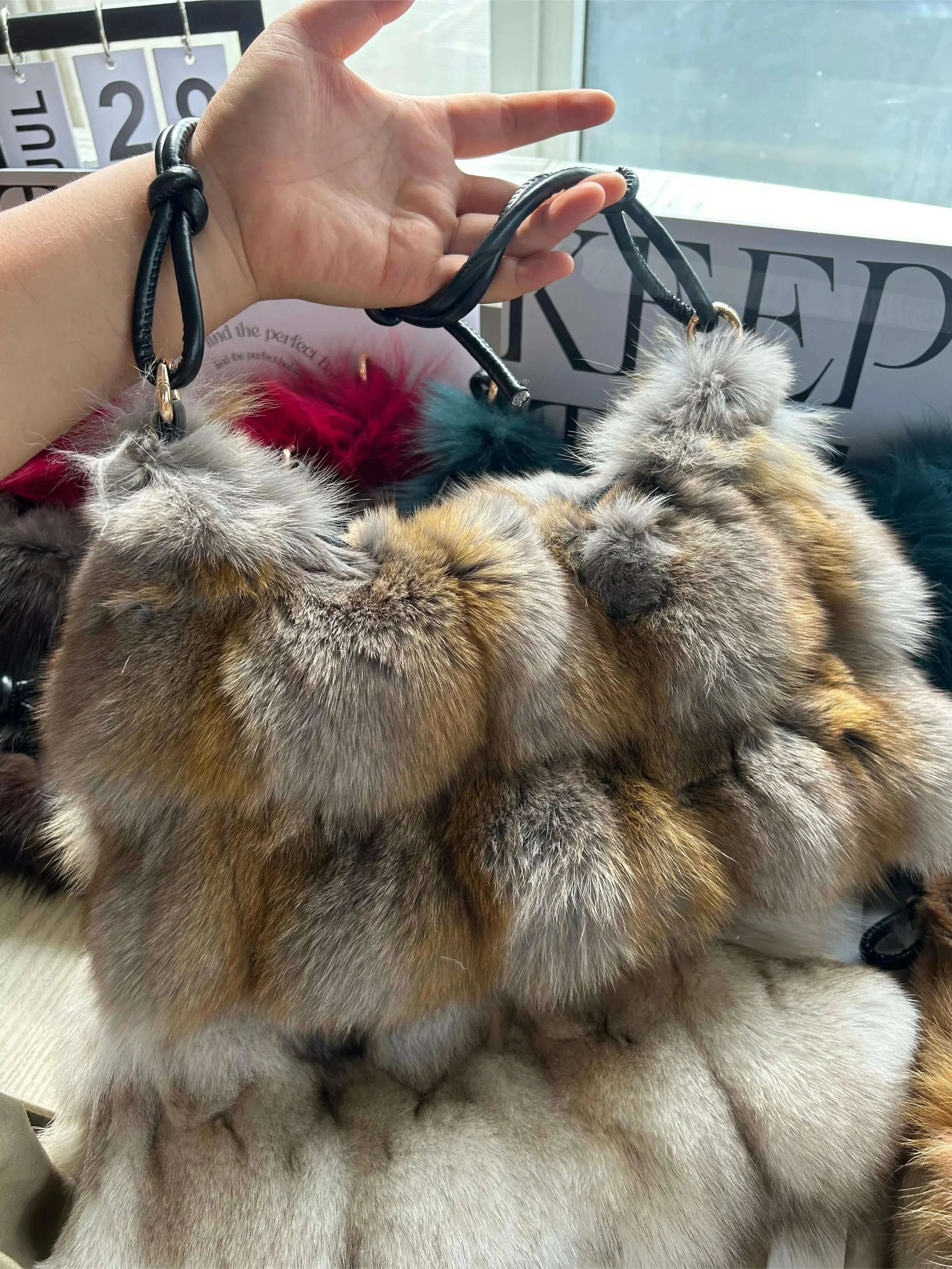 winter-fox-fur-bag-womens-bag-fashion-handbag-ladies-bags-purses-women-shoulder-bag-real-silver-fox-fur-messenger-bagskimludkimlud-35556441