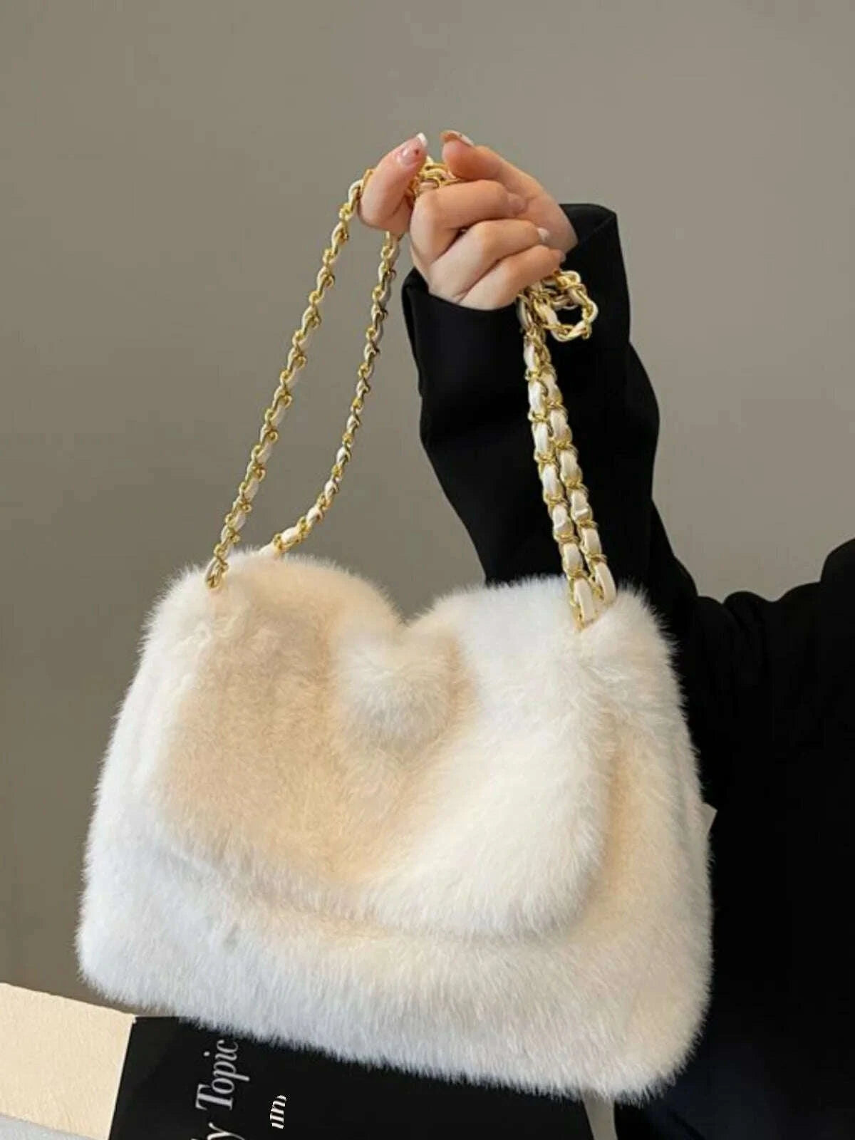 fashion-white-plush-tote-bag-women-casual-large-capacity-chain-one-shoulder-bags-autumnwinter-new-fake-fur-handbag-trendkimludkimlud-35556689