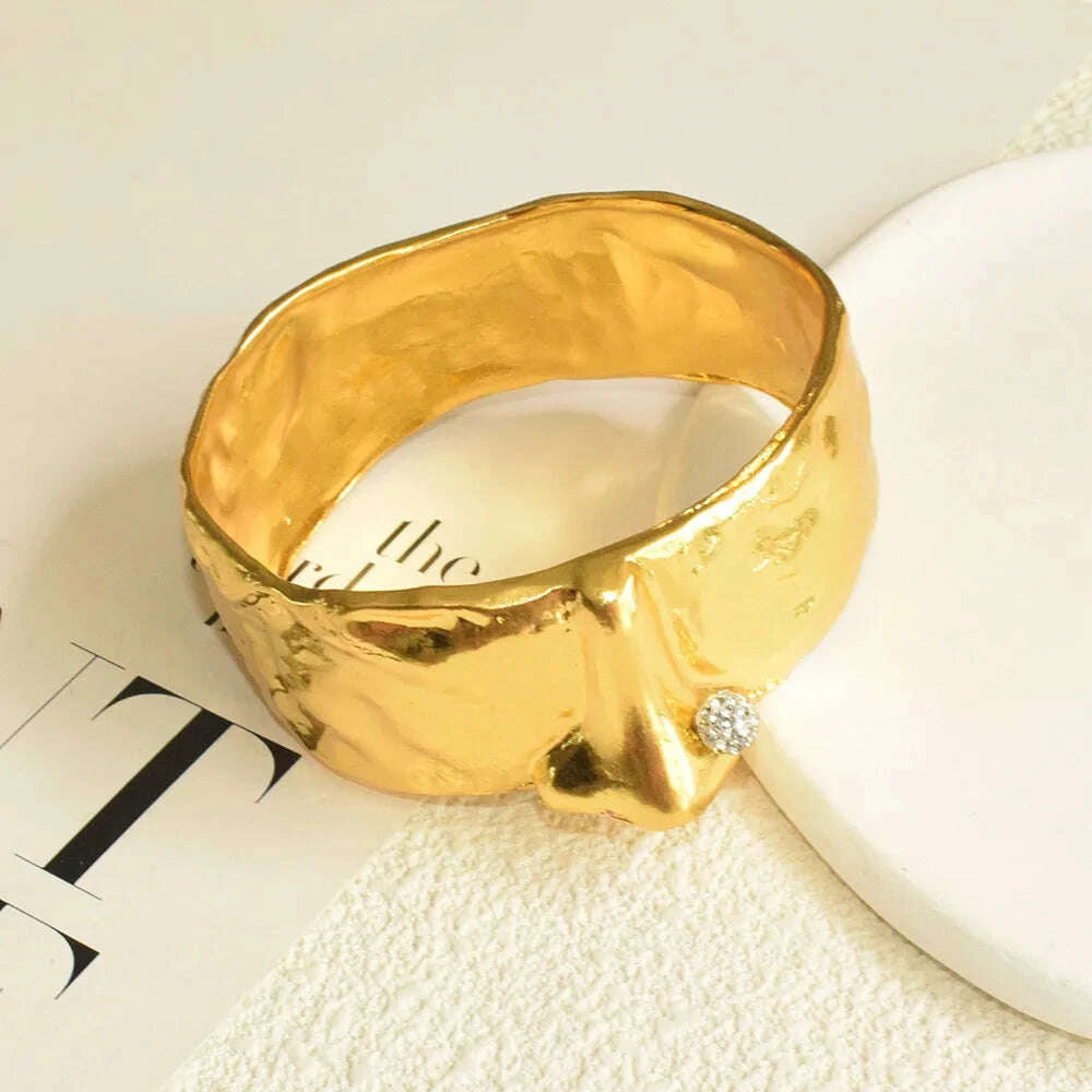 new-exaggerated-alloy-plated-eyes-nose-mouth-bangle-bracelet-for-women-fashion-jewelry-gorgeous-hand-simple-bracelet-accessorykimludkimlud-35558740