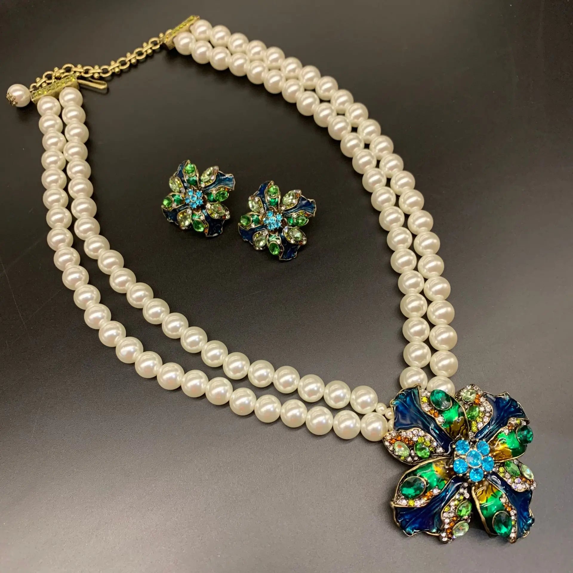 Retro fashion light luxury multi-layer set necklace earrings High art jewelry earrings brooch necklace