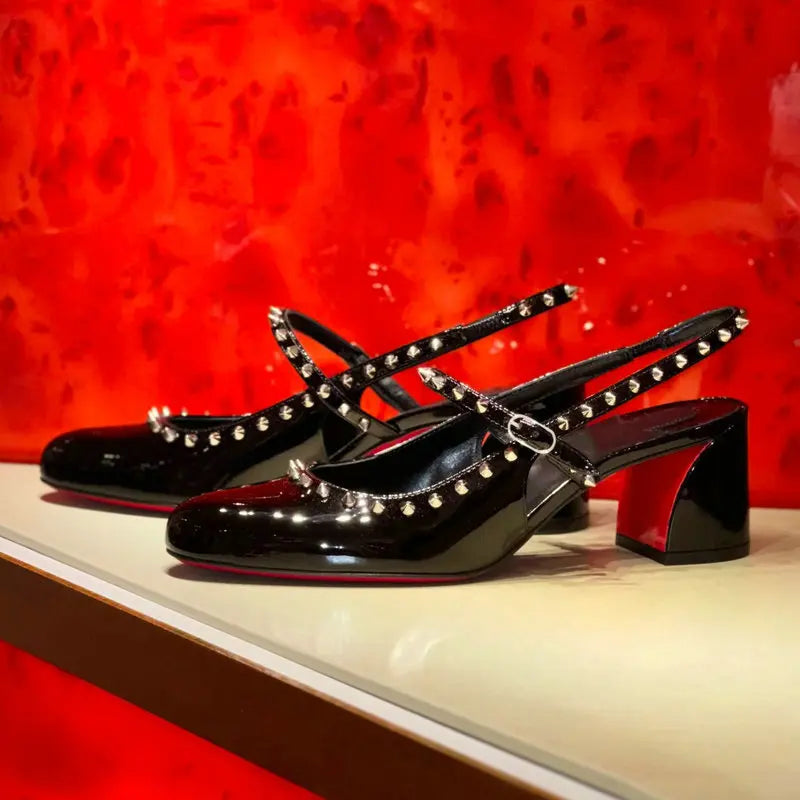 2025 New Style Thick Heel Rivet Mary Jane Shoes Female Summer French Temperament One-Word Buckle Strap Black Round Head Sandals