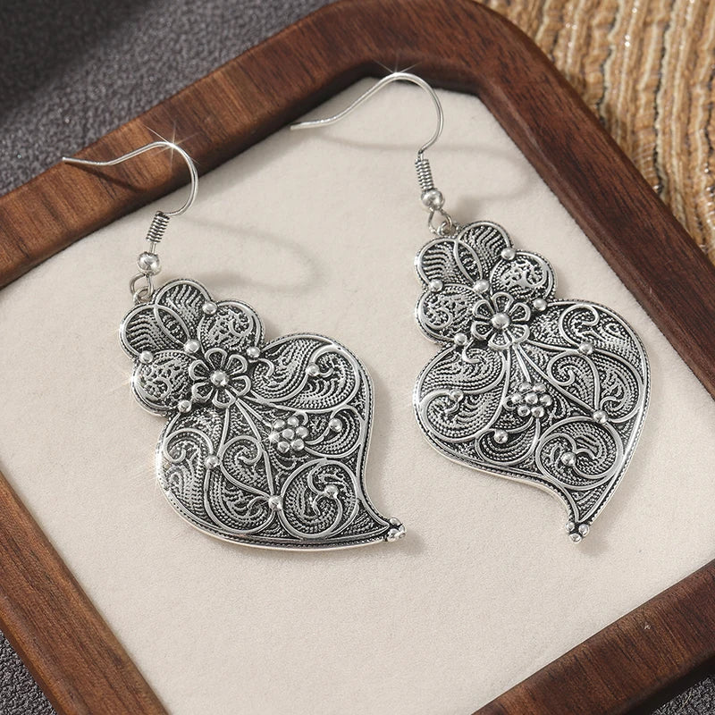 Vintage Bohemian Style Hand Carved Silvery Plated Hook Earrings Women's Elegant Charm Banquet Festival Jewelry Accessories Gifts