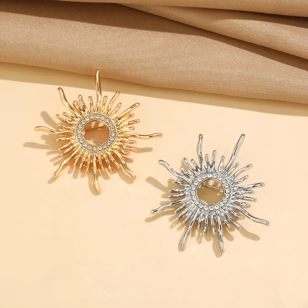 Hollow Sun-shaped Brooch Universal Alloy Badge for Men and Women Trendy Versatile Clothes Backpack Scarf Accessories Brooch