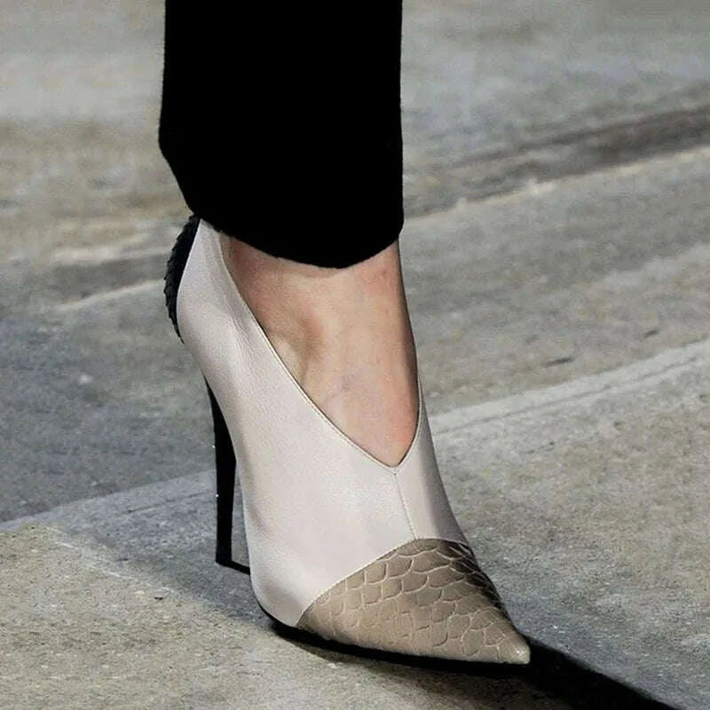 autumn-catwalk-pointed-toe-snake-scale-pattern-leather-splicing-instep-v-type-sexy-stiletto-pumps-mixed-color-design-shoeskimlud-womens-fashion-34628333