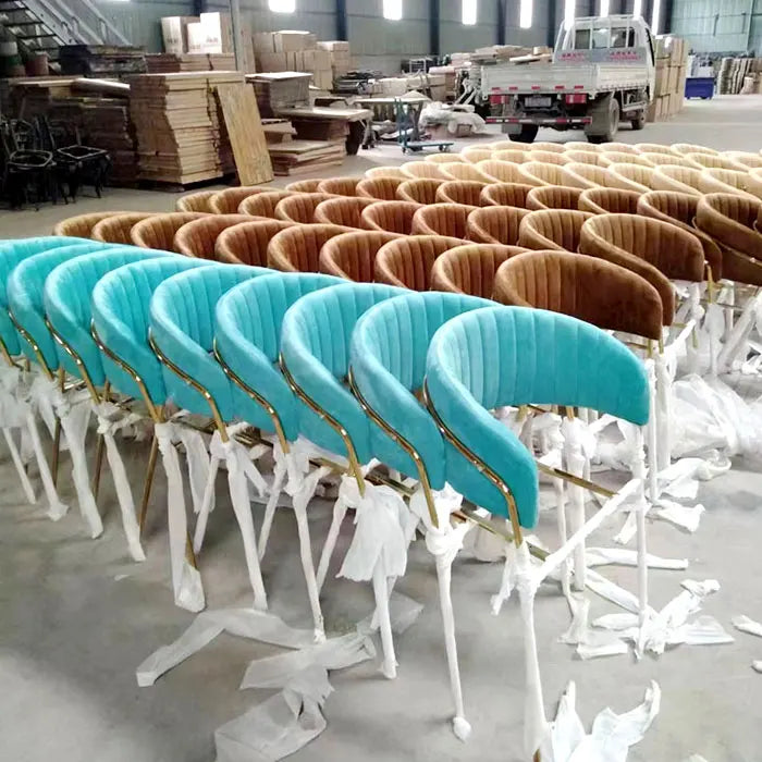 A Italian Style Modern Elegant White Cream Home Metal Legs Armrest Cafe Restaurant Chair Black Modern Velvet Dining Room Chairs