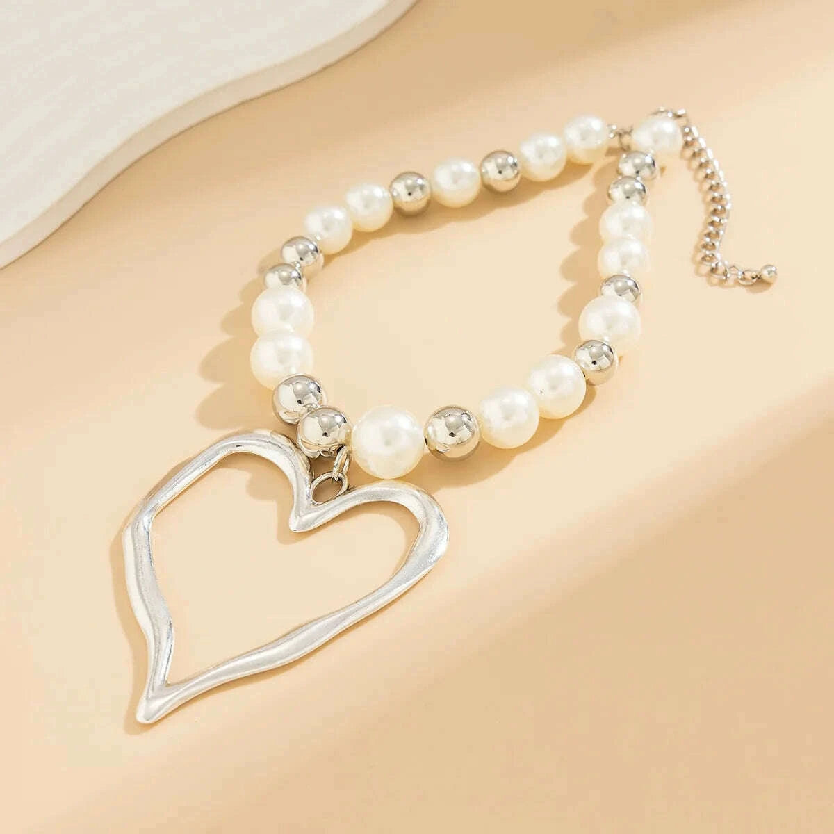 diezi-exaggerated-irregular-heart-pendant-necklace-for-women-party-gift-fashion-imitation-pearl-beads-choker-necklace-jewelry-kimlud-kimlud-33913414