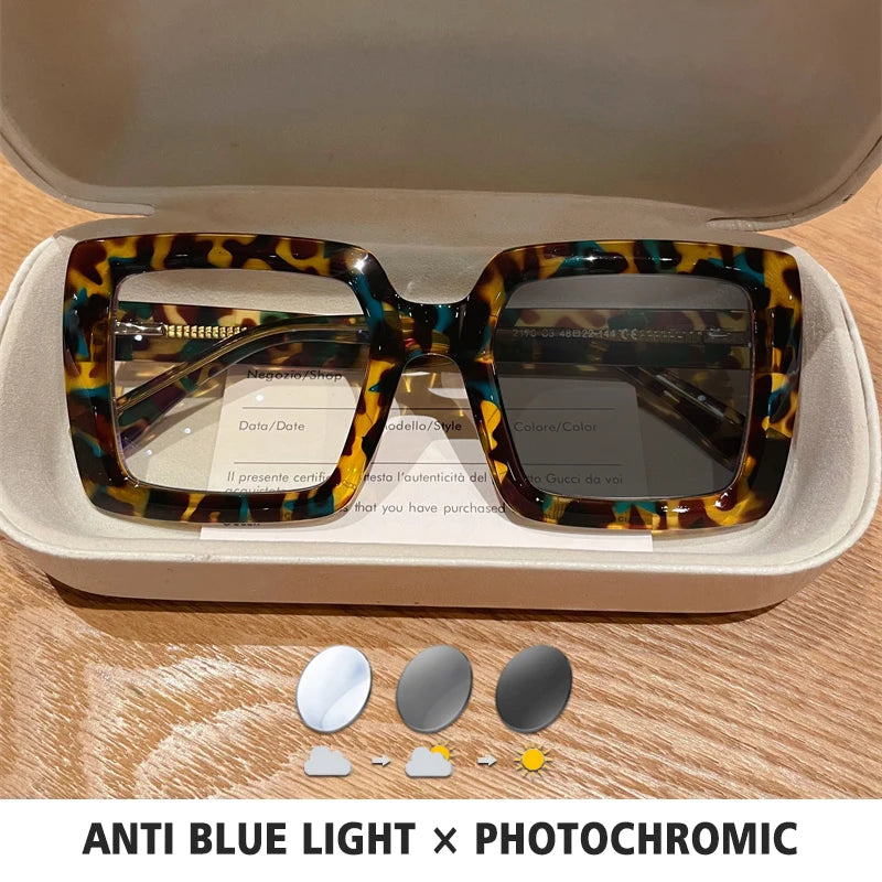 Square Photochromic Reading Glasses — Clear | KIMLUD