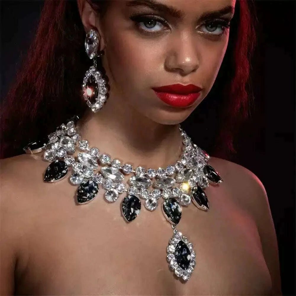 hot-selling-multi-color-large-crystal-pendant-necklace-european-and-american-fashion-super-sparkling-rhinestone-necklacekimlud-womens-fashion-34627513