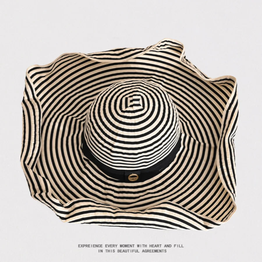 Women's Oversized Striped Sun Hat with Windproof Strap to Prevent It from Blowing Off, Foldable Full-Face Sun Protection Hat, Essential for Summer Beach Trips and Seaside Vacations