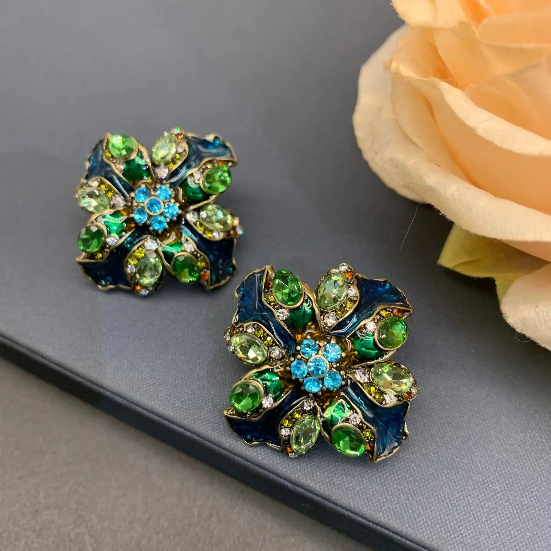 Retro fashion light luxury multi-layer set necklace earrings High art jewelry earrings brooch necklace