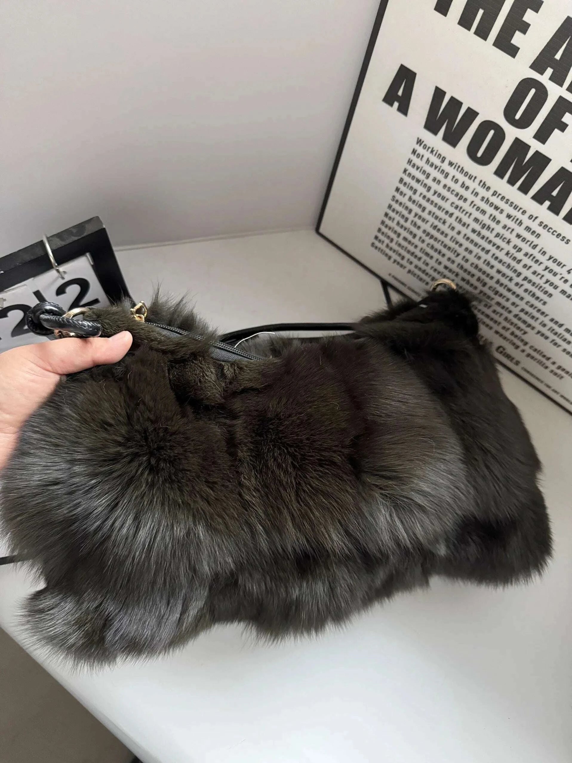 winter-fox-fur-bag-womens-bag-fashion-handbag-ladies-bags-purses-women-shoulder-bag-real-silver-fox-fur-messenger-bagskimludkimlud-35556518