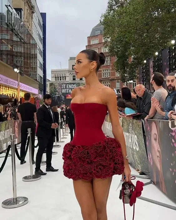 Demure Blossom Rose Party Dresses Burgundy Ruffles Mini Dress Woman Trimmed Details Sleeveless Prom Gowns Strapless