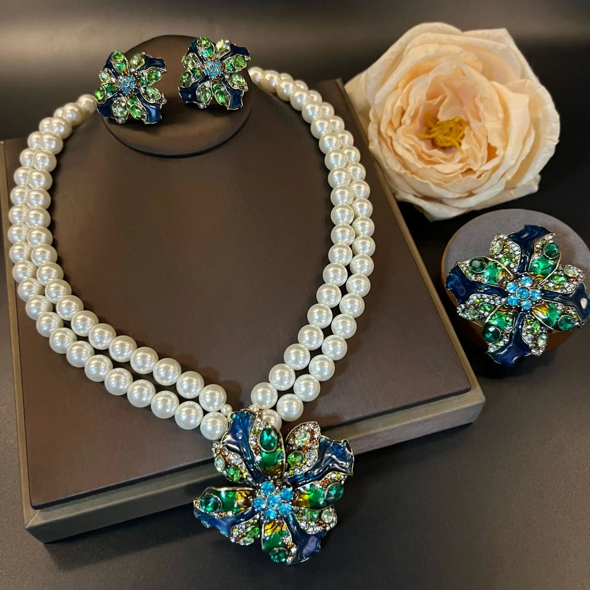 Retro fashion light luxury multi-layer set necklace earrings High art jewelry earrings brooch necklace