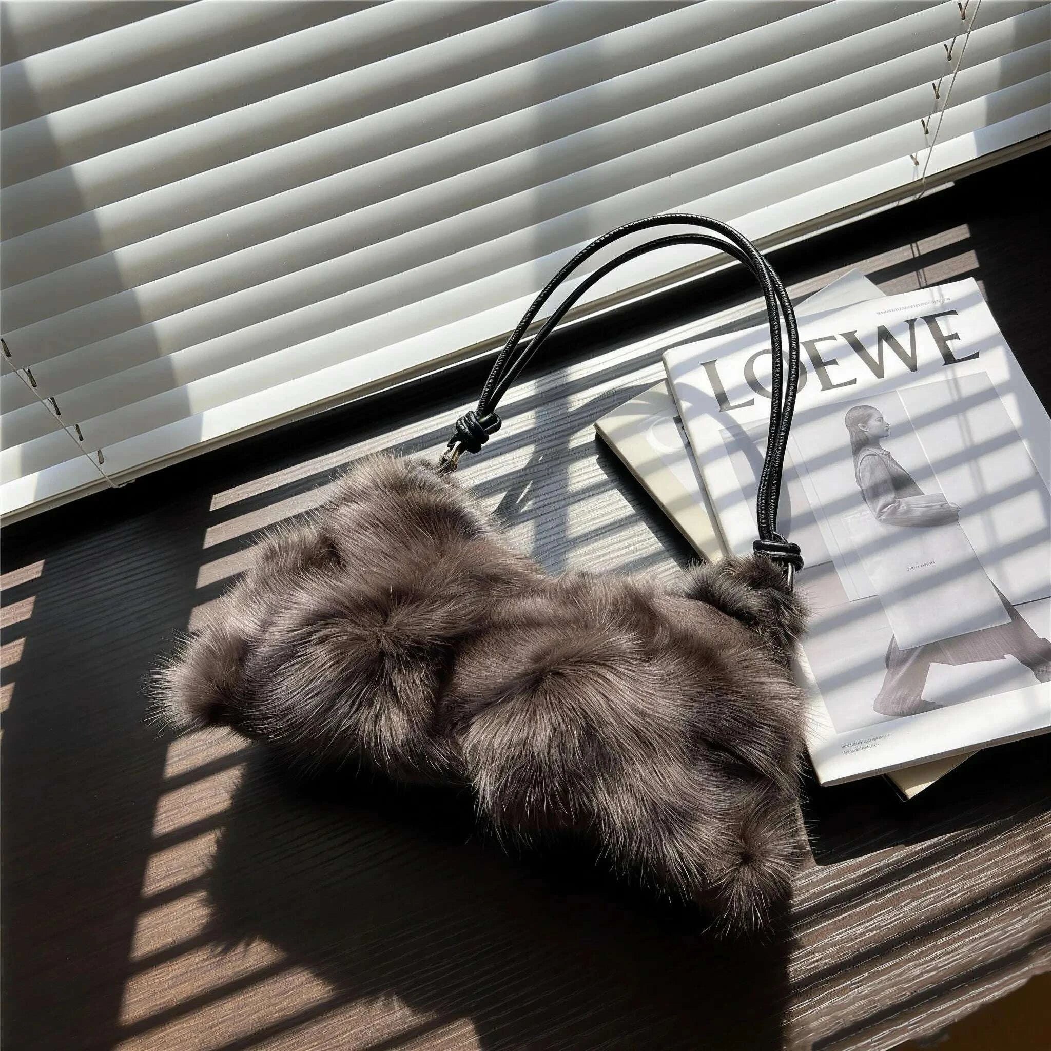 winter-fox-fur-bag-womens-bag-fashion-handbag-ladies-bags-purses-women-shoulder-bag-real-silver-fox-fur-messenger-bagskimludkimlud-35556508