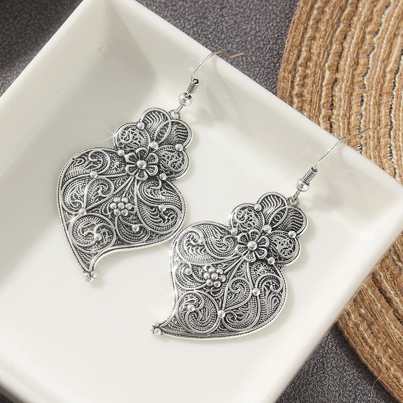 Vintage Bohemian Style Hand Carved Silvery Plated Hook Earrings Women's Elegant Charm Banquet Festival Jewelry Accessories Gifts